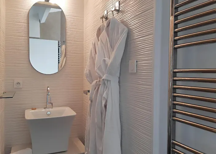 Apartment Les Du Saint Nazaire, Vue Panoramique Sur La Cite Medievale - Les Balcons De La Cite *